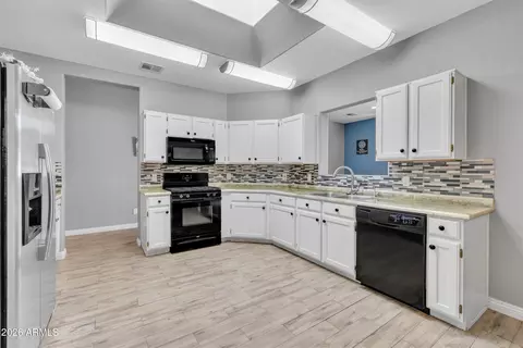 Kitchen - 7006 E Jensen St #57, Mesa, AZ 85207 photo 2 of 3