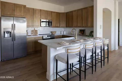 Kitchen - 3131 E Legacy Dr #2076, Phoenix, AZ 85042 photo 3 of 10