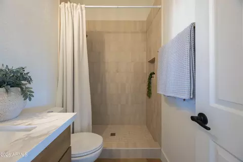 Bath - 3131 E Legacy Dr #2076, Phoenix, AZ 85042 photo 6 of 6
