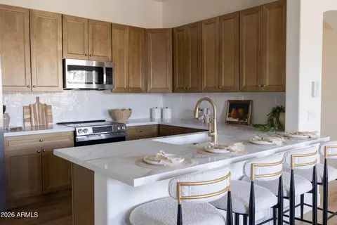 Kitchen - 3131 E Legacy Dr #2076, Phoenix, AZ 85042 photo 4 of 10