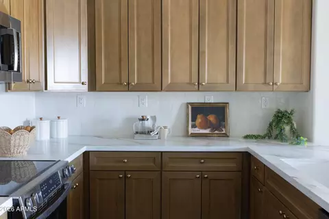 Kitchen - 3131 E Legacy Dr #2076, Phoenix, AZ 85042 photo 7 of 10
