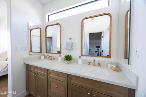 Bath - 3131 E Legacy Dr #2076, Phoenix, AZ 85042 photo 3 of 6