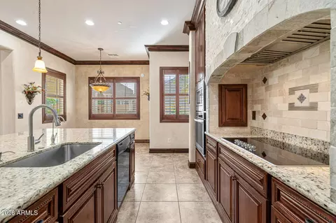 Kitchen - 2822 E Constance Way, Phoenix, AZ 85042 photo 4 of 6