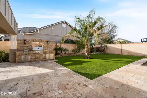 Exterior - 2822 E Constance Way, Phoenix, AZ 85042 photo 8 of 13