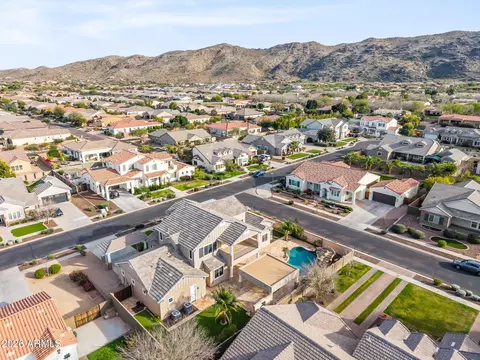 View/Area - 2822 E Constance Way, Phoenix, AZ 85042 photo 7 of 11