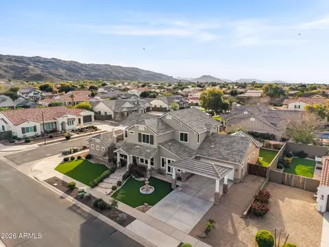 View/Area - 2822 E Constance Way, Phoenix, AZ 85042 photo 3 of 11