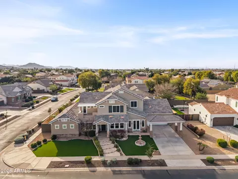 View/Area - 2822 E Constance Way, Phoenix, AZ 85042 photo 1 of 11