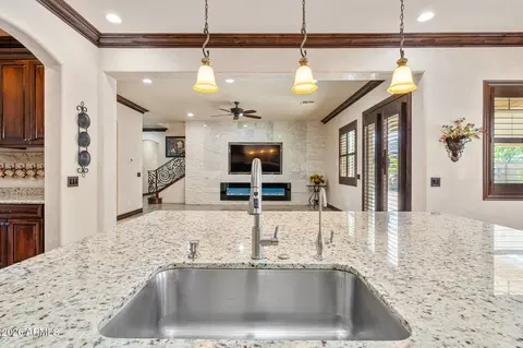 Kitchen - 2822 E Constance Way, Phoenix, AZ 85042 photo 5 of 6