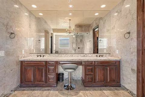 Bath - 2822 E Constance Way, Phoenix, AZ 85042 photo 5 of 8