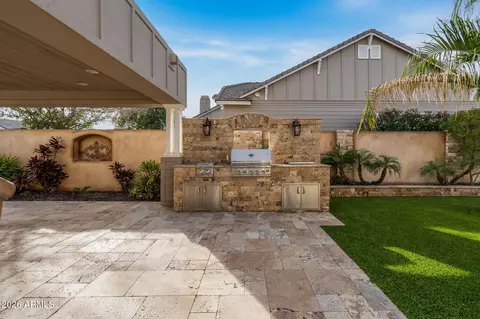 Exterior - 2822 E Constance Way, Phoenix, AZ 85042 photo 9 of 13