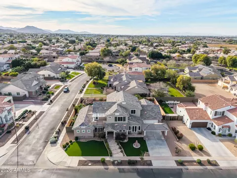 View/Area - 2822 E Constance Way, Phoenix, AZ 85042 photo 10 of 11