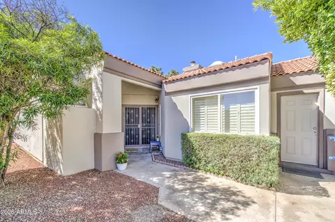 1441 W Lobster Trap Dr, Gilbert, AZ 85233