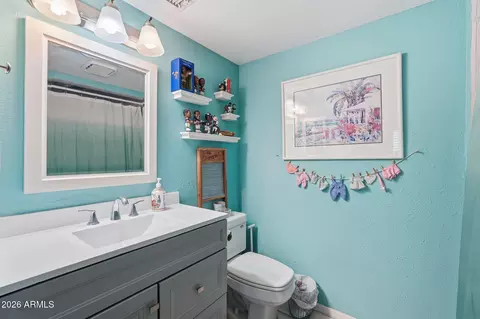 Bath - 1647 E Wagoner Rd, Phoenix, AZ 85022 photo 3 of 5