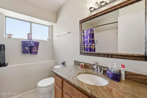 Bath - 1647 E Wagoner Rd, Phoenix, AZ 85022 photo 4 of 5