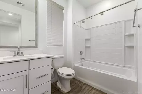 Bath - 2209 E Meadowview Ct, Gilbert, AZ 85298 photo 2 of 3