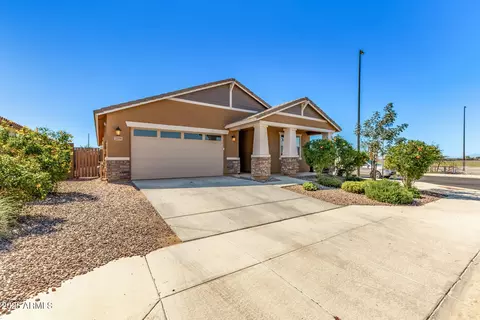 Exterior - 2209 E Meadowview Ct, Gilbert, AZ 85298 photo 4 of 10