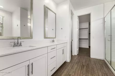 Bath - 2209 E Meadowview Ct, Gilbert, AZ 85298 photo 1 of 3
