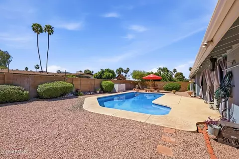 Exterior - 35 E Canterbury Ct, Phoenix, AZ 85022 photo 7 of 8