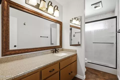 Bath - 35 E Canterbury Ct, Phoenix, AZ 85022 photo 1 of 4