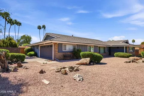 Exterior - 35 E Canterbury Ct, Phoenix, AZ 85022 photo 2 of 8