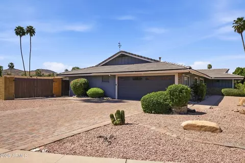 Exterior - 35 E Canterbury Ct, Phoenix, AZ 85022 photo 3 of 8