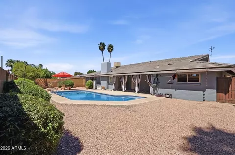 Exterior - 35 E Canterbury Ct, Phoenix, AZ 85022 photo 6 of 8