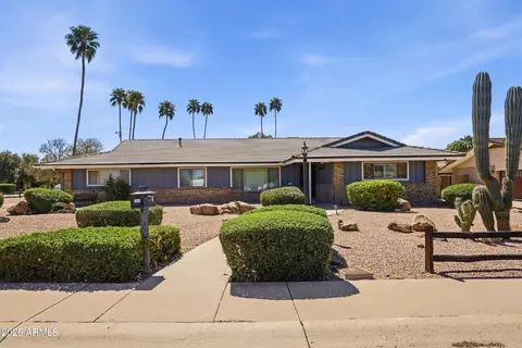 Exterior - 35 E Canterbury Ct, Phoenix, AZ 85022 photo 1 of 8