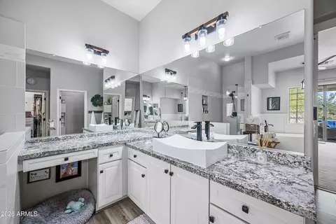 Bath - 5005 W Range Mule Dr, Phoenix, AZ 85083 photo 2 of 8