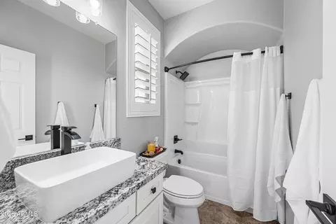 Bath - 5005 W Range Mule Dr, Phoenix, AZ 85083 photo 6 of 8