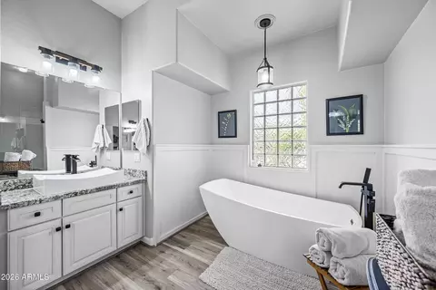 Bath - 5005 W Range Mule Dr, Phoenix, AZ 85083 photo 3 of 8