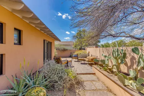 Exterior - 4219 E Rancho Dr, Phoenix, AZ 85018 photo 4 of 8