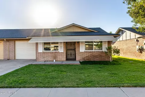 9918 N 95th Dr #B, Peoria, AZ 85345