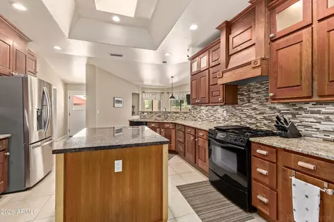 Kitchen - 2765 El Moro Ave, Mesa, AZ 85204 photo 4 of 5