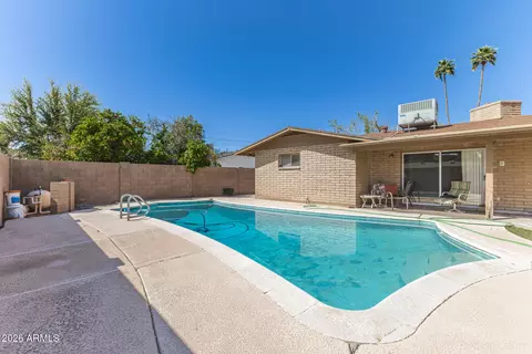 Exterior - 1319 W Lawrence Ln, Phoenix, AZ 85021 photo 8 of 9