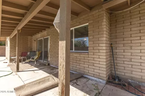 Exterior - 1319 W Lawrence Ln, Phoenix, AZ 85021 photo 4 of 9