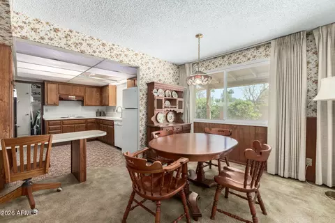 Dining - 1319 W Lawrence Ln, Phoenix, AZ 85021 photo 1 of 1