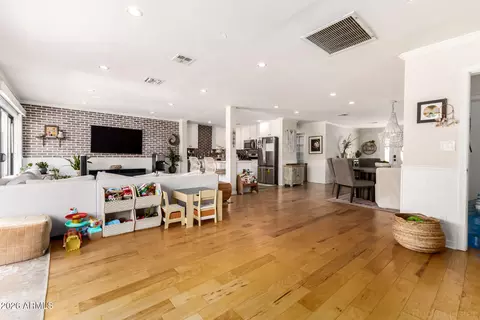 Other - 4330 E Turney Ave, Phoenix, AZ 85018 photo 3 of 7