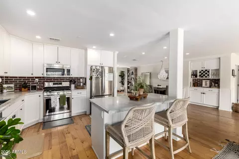 Kitchen - 4330 E Turney Ave, Phoenix, AZ 85018 photo 1 of 3