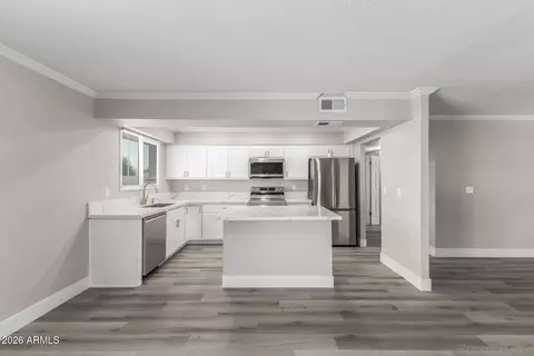 7701 W Fairmount Ave, Phoenix, AZ 85033 photo 2