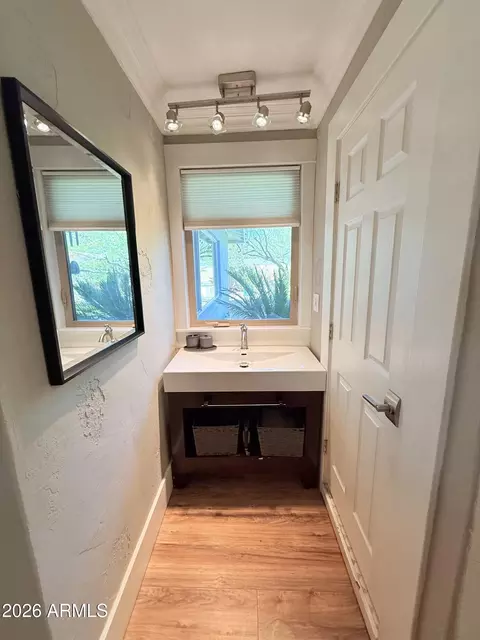 Bath - 3708 E Wethersfield Rd, Phoenix, AZ 85032 photo 3 of 5