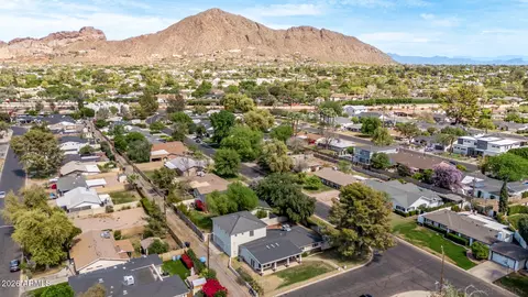 View/Area - 4956 E Clarendon Ave, Phoenix, AZ 85018 photo 5 of 8