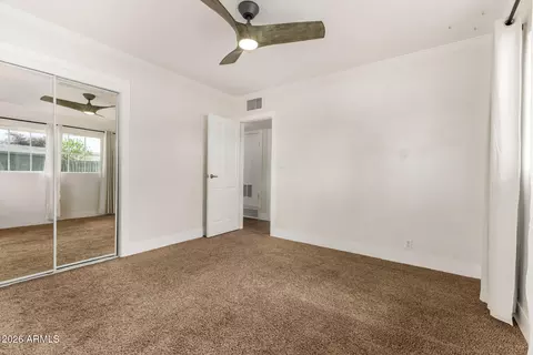 Bedroom - 4956 E Clarendon Ave, Phoenix, AZ 85018 photo 4 of 5