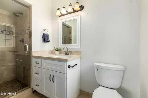 Bath - 4956 E Clarendon Ave, Phoenix, AZ 85018 photo 3 of 5