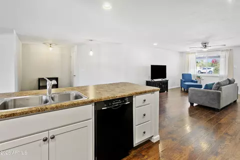 Kitchen - 3445 E Thunderbird Rd, Phoenix, AZ 85032 photo 4 of 5