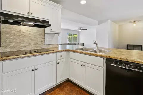 Kitchen - 3445 E Thunderbird Rd, Phoenix, AZ 85032 photo 3 of 5