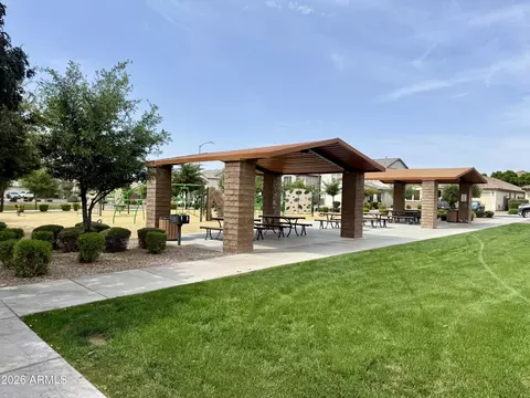 Exterior - 5011 E Greenway St, Mesa, AZ 85205 photo 5 of 7