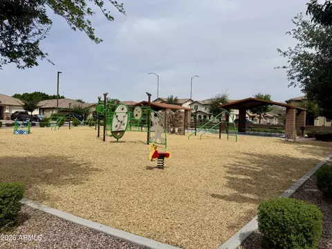 Exterior - 5011 E Greenway St, Mesa, AZ 85205 photo 6 of 7