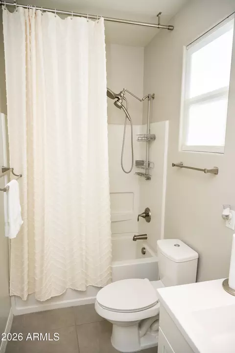 Bath - 5011 E Greenway St, Mesa, AZ 85205 photo 2 of 3