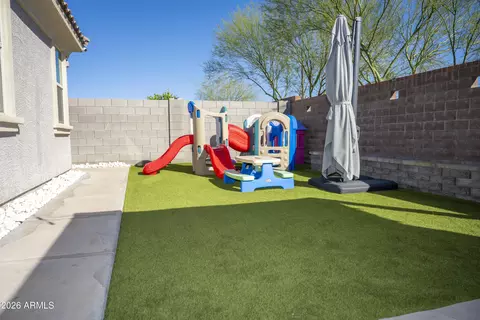 Exterior - 5011 E Greenway St, Mesa, AZ 85205 photo 4 of 7