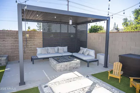 Exterior - 5011 E Greenway St, Mesa, AZ 85205 photo 3 of 7